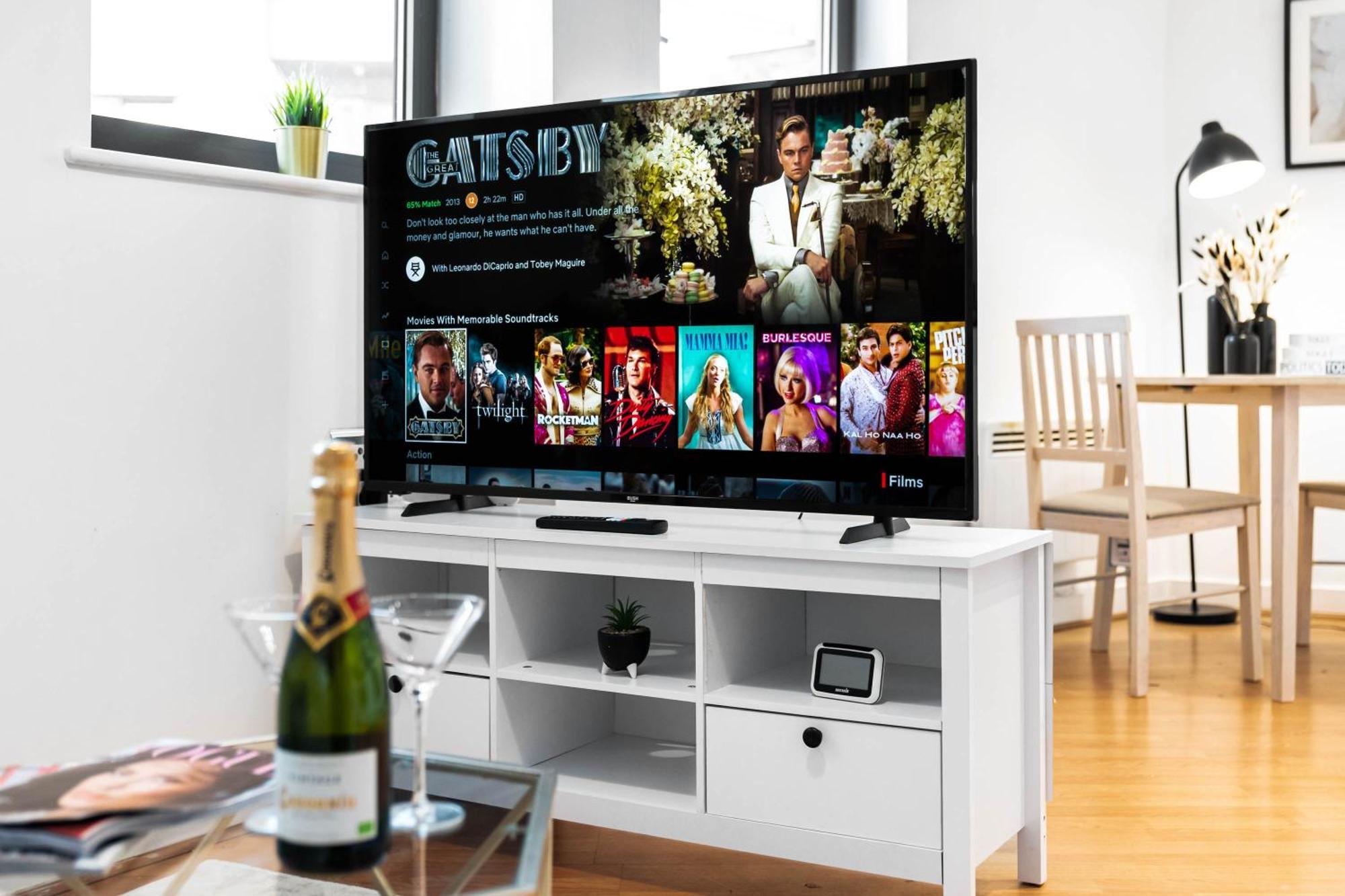 Centre - Self Contained - Private Access - Free Wifi & Netflix - Rated - 3ps