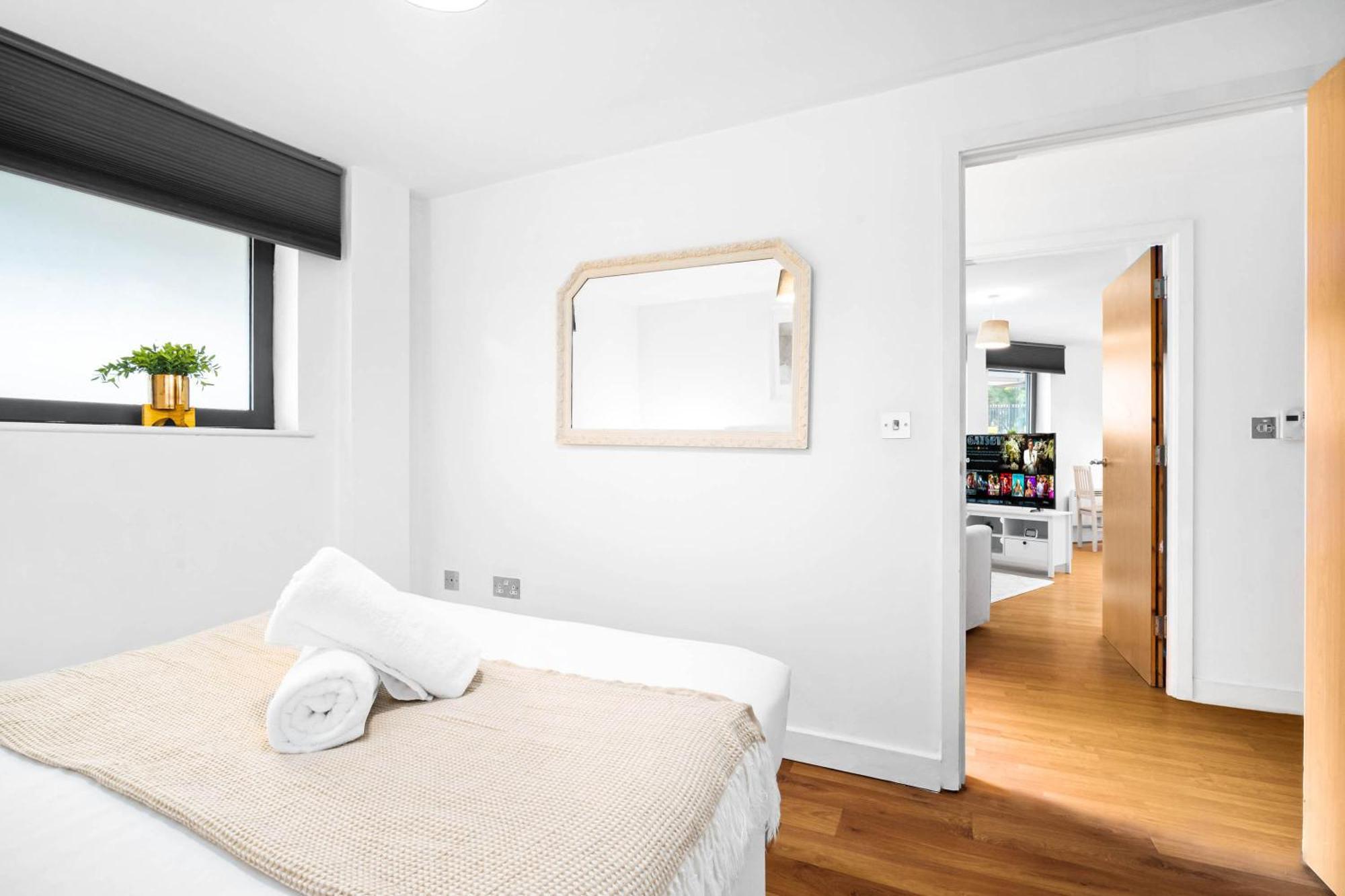 Centre - Self Contained - Private Access - Free Wifi & Netflix - Rated - 3ps Apartamento Birmingham